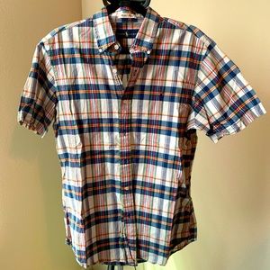 Men’s short sleeve button down, Medium